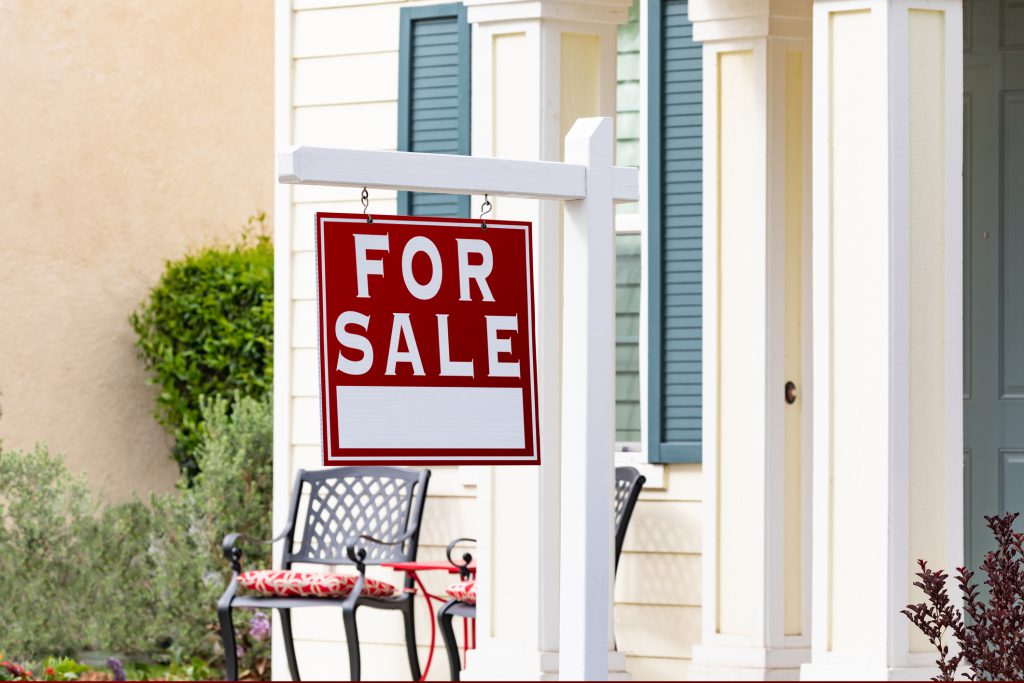 4 Helpful Hints on Selling Your Home This Summer